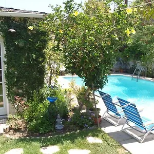 https://charming-culver-city-cottage-w-pool-garden.topanaheimhotels.com